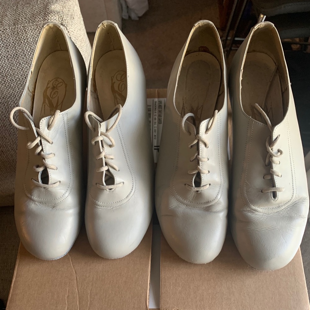 Beige Closed-Toed Heeled Dance Shoe Size 8.5